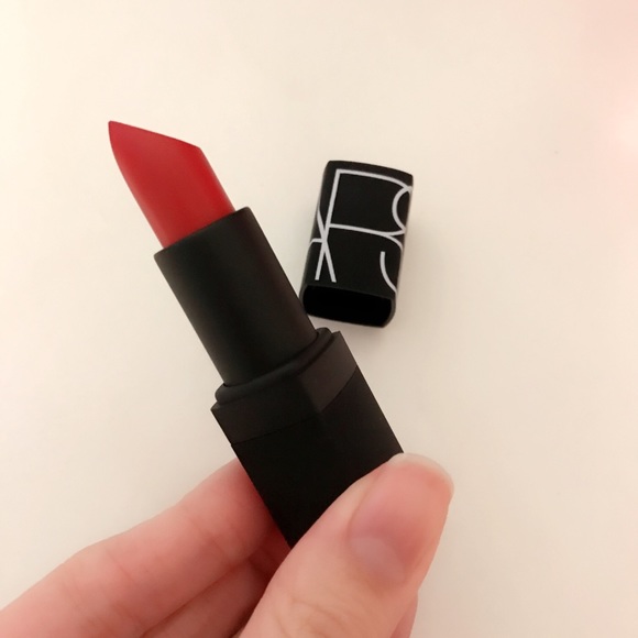 nars jungle red lipstick