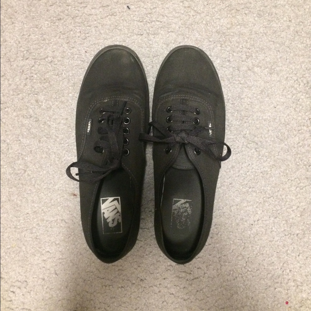 Black low top vans