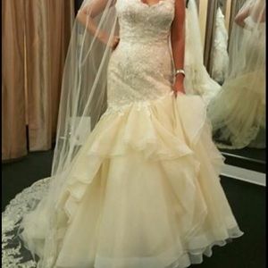 Size 8-10 Wedding Gown Never Worn!!!