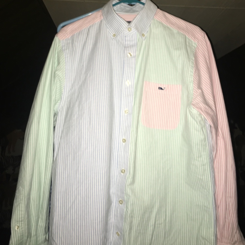 mint condition vineyard vines button up