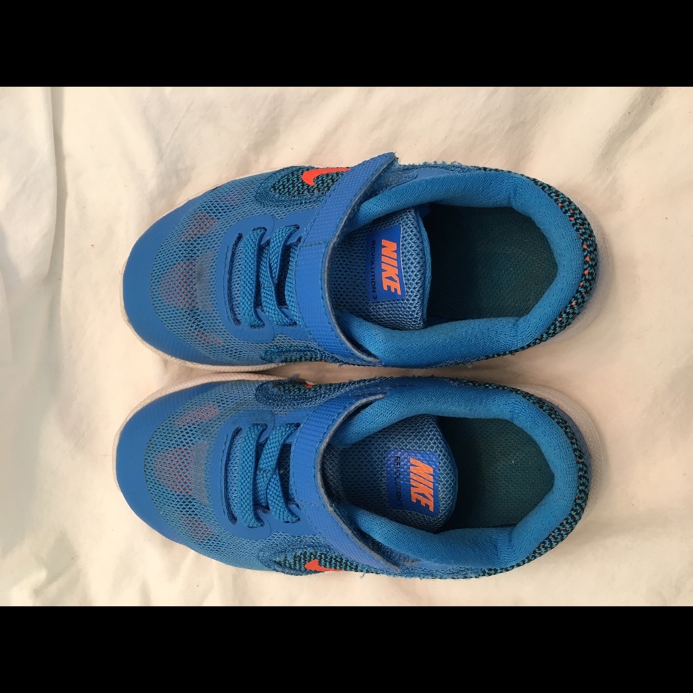 Nike Revolution 3