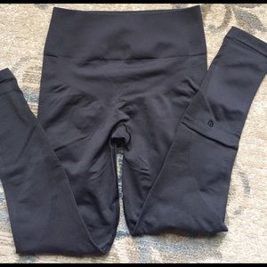 Lulu gray compression leggings