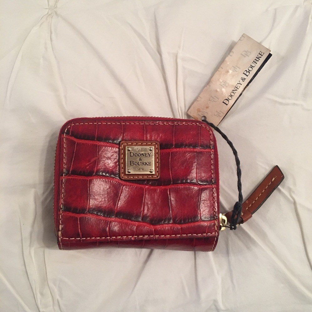 Dooney & Bourke wallet