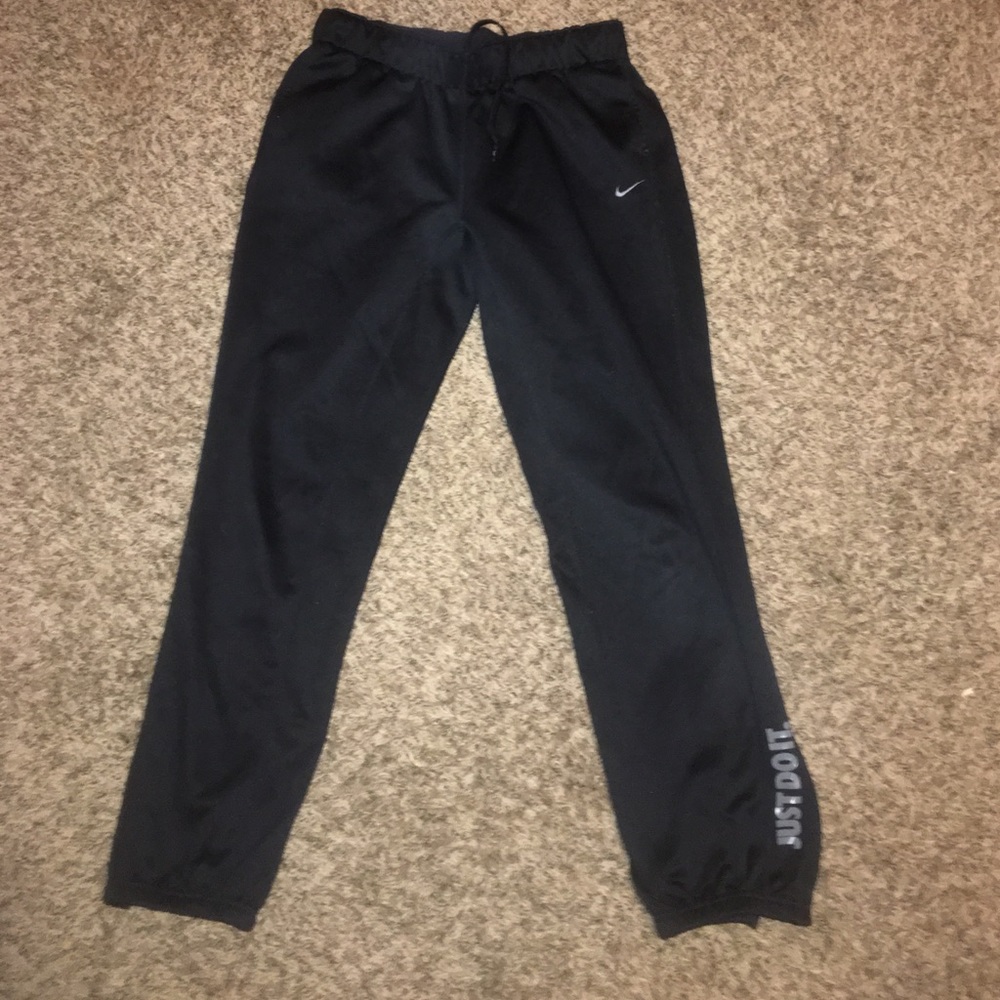Women's Nike therma-fit pants