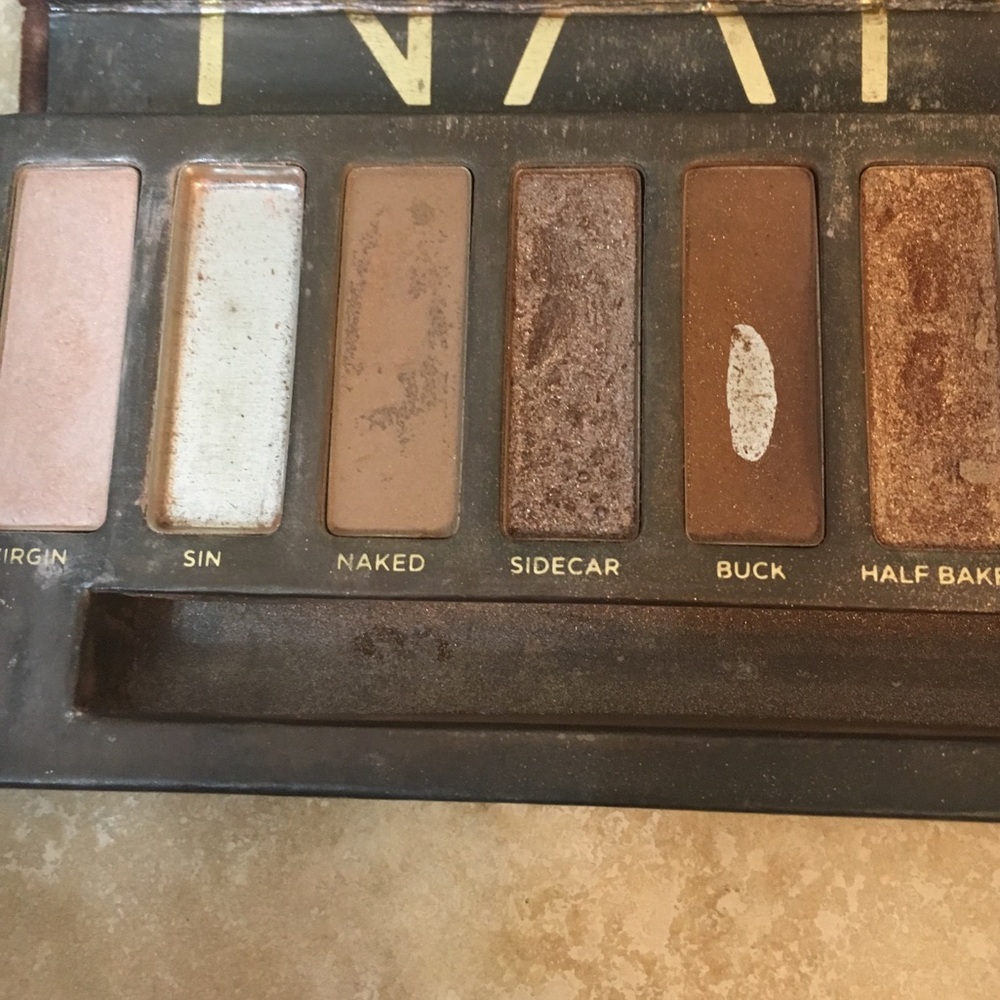 Urban Decay Naked eyeshadow palette & lipstick 💄 - Picture 4 of 7