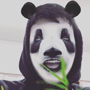 Meet your Posher, Johnathan