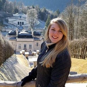 Meet your Posher, Julie