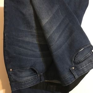 Avenue Slimming Solutions Bootcut Jean Sz 26W