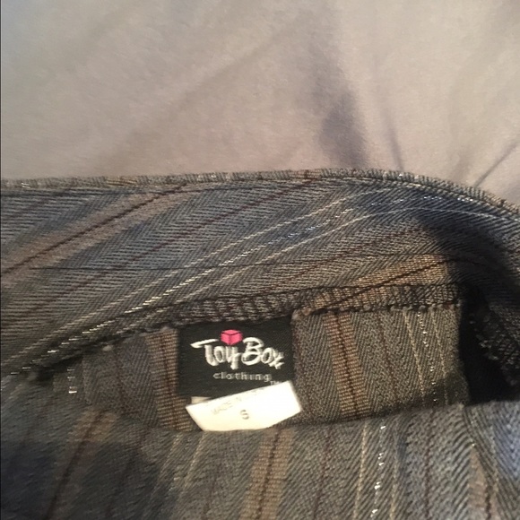 Gray pinstriped shorts - Picture 4 of 4