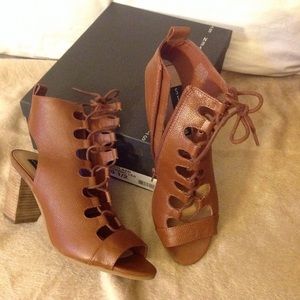 Steven by Steve Madden skylaar sandal. Authentic