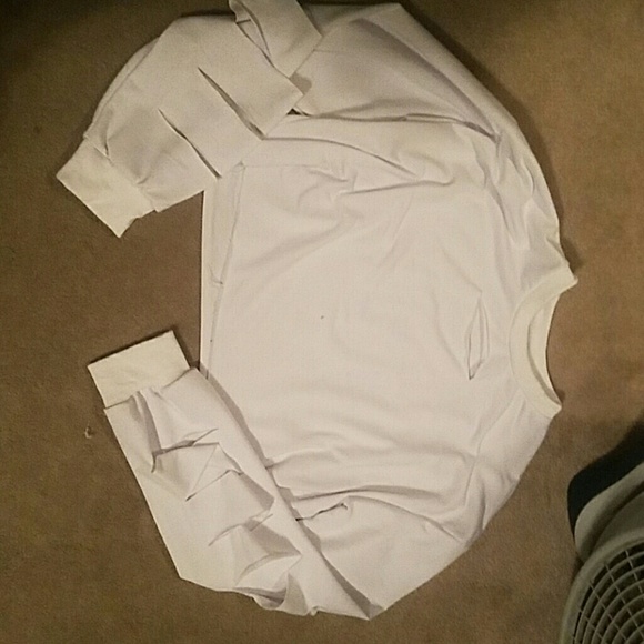 Sweatshirt (half shirt) - Picture 2 of 3