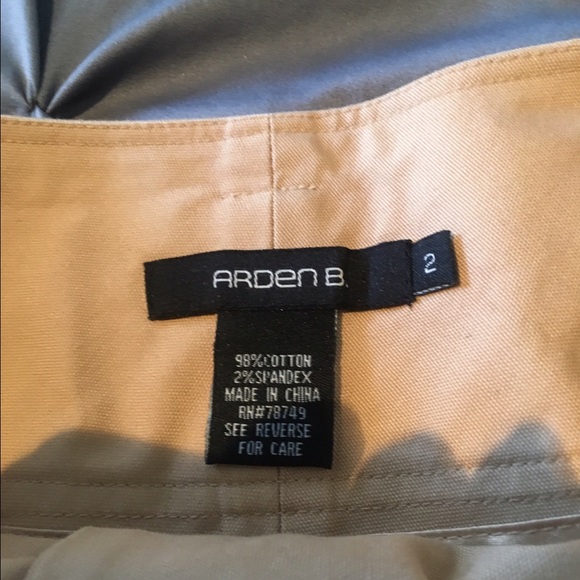 Dressy shorts - Picture 2 of 2