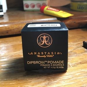 Anastasia Beverly Hills dipbrow pomade