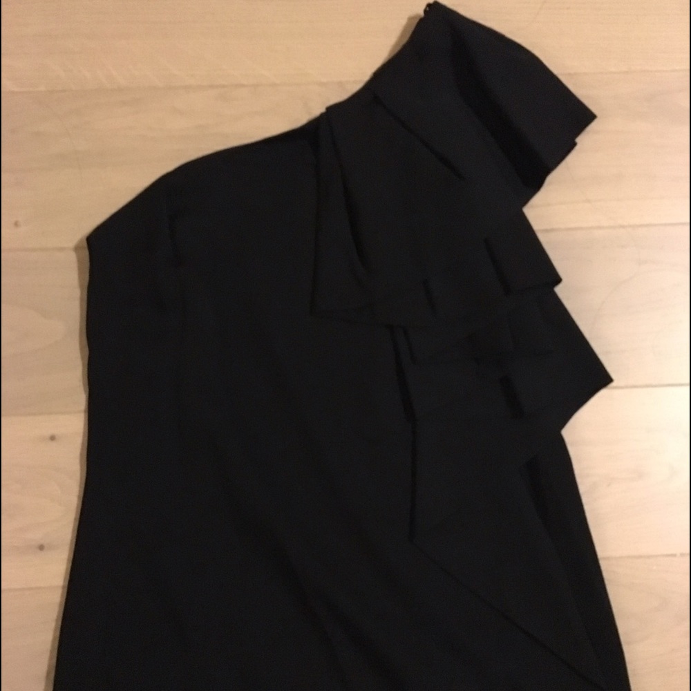 ๐HP๐ Robert Rodriguez One Shoulder Ruffle Top - Picture 2 of 4