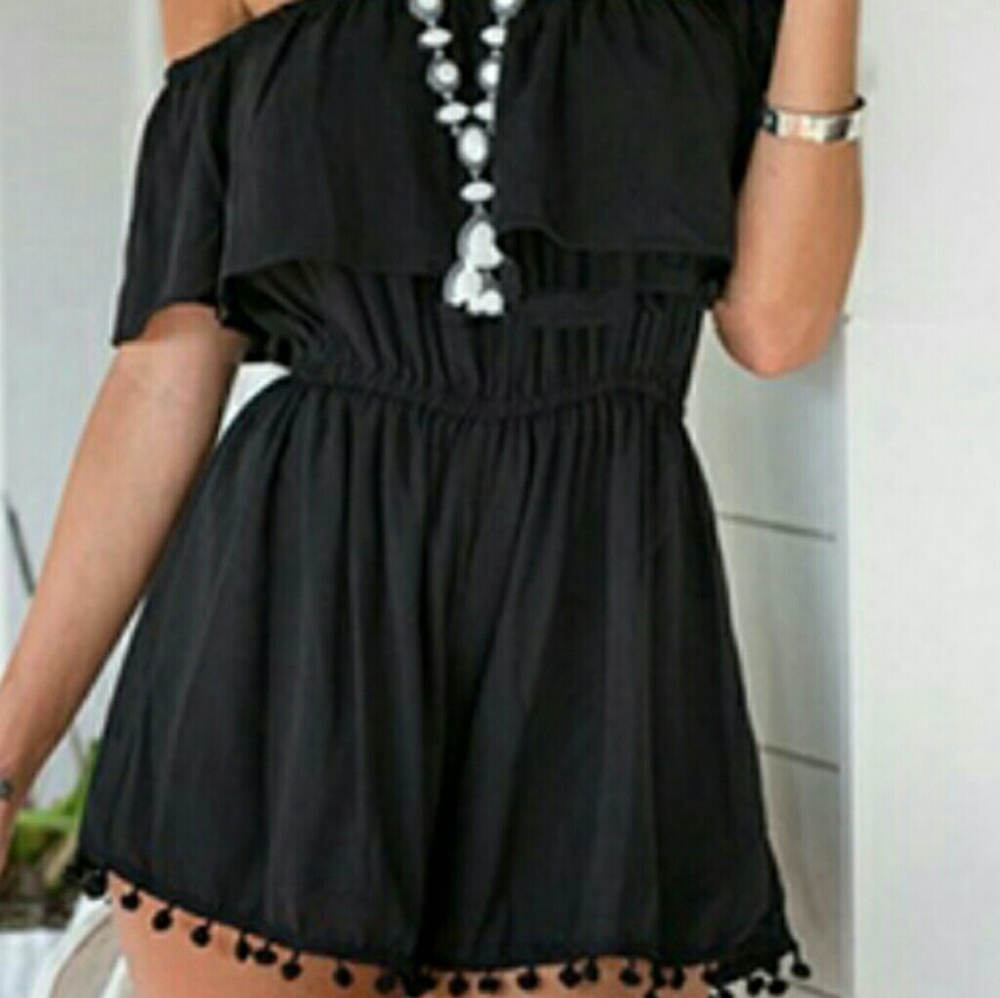 5⭐ Adorable romper 💋☘ 1blk & 1white