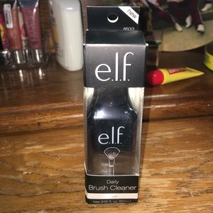 Elf brush cleaner