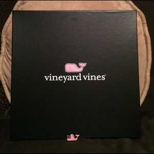 Vineyard Vines Pin and large box