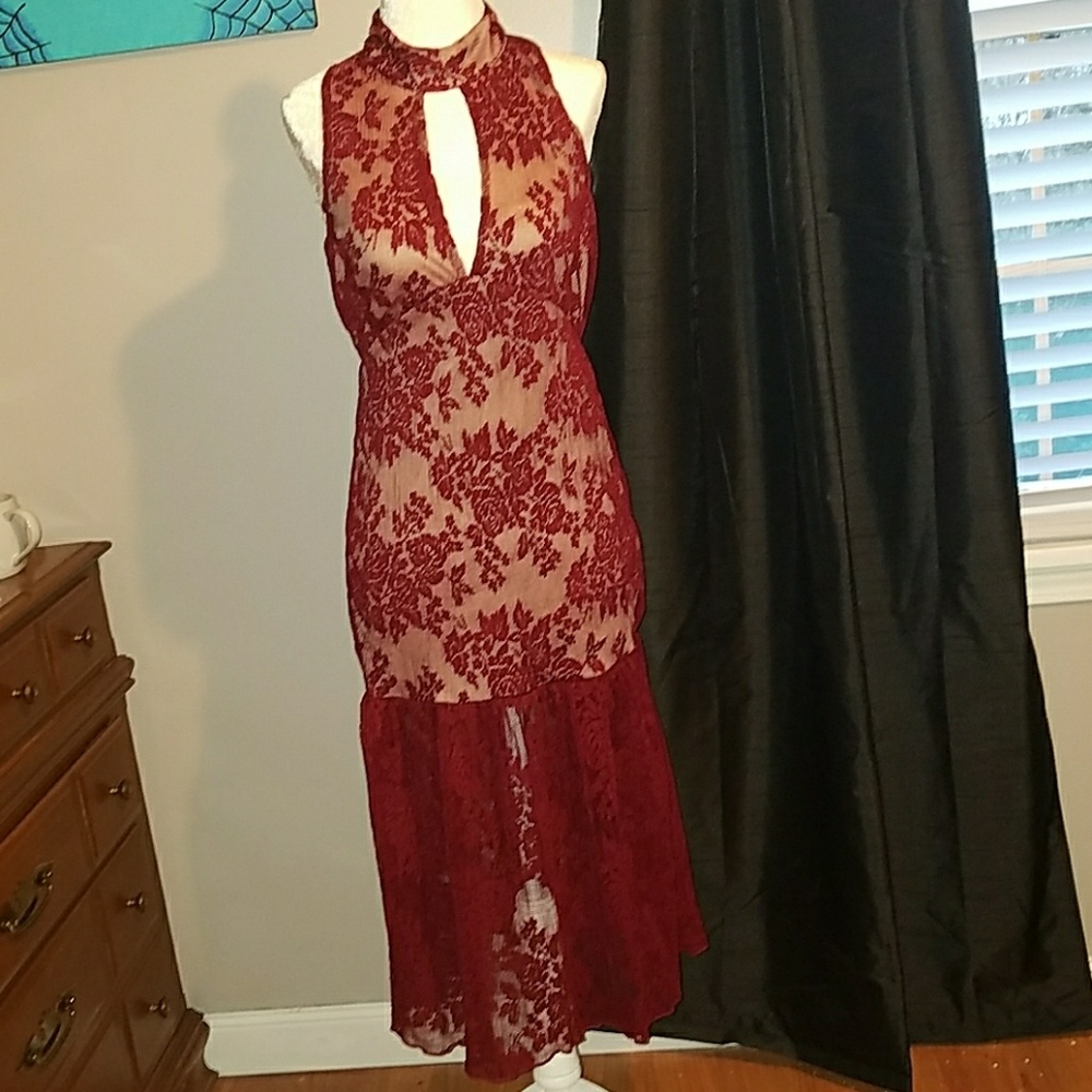 Endless Rose Sleeveless Lace High Neck Midi Dress