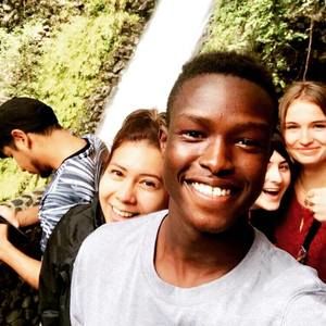 Meet your Posher, Gony