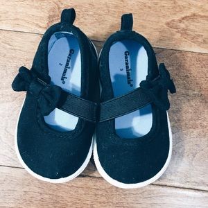 ⭐️ Black Slip Ons with Bows