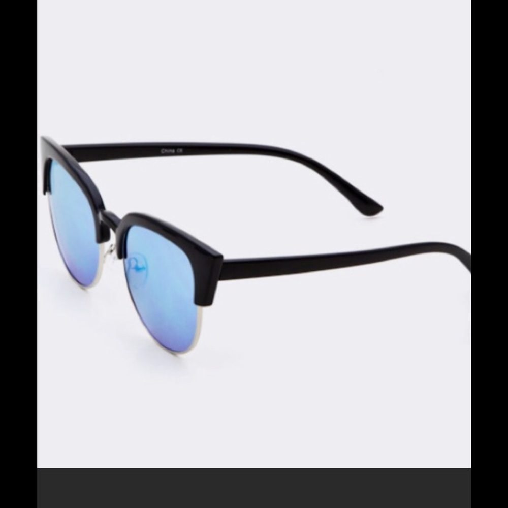 Mirrored Sunglasses - Picture 2 of 3