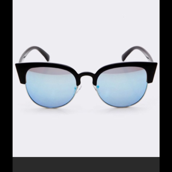 Mirrored Sunglasses - Picture 3 of 3