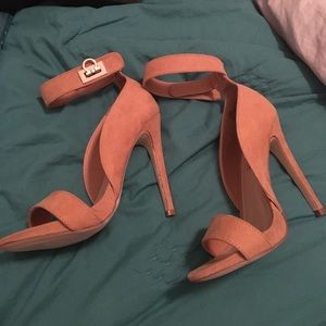 Shoedazzle heels