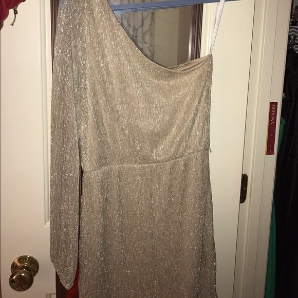 I wore once and didn't have another occasion - Picture 1 of 4