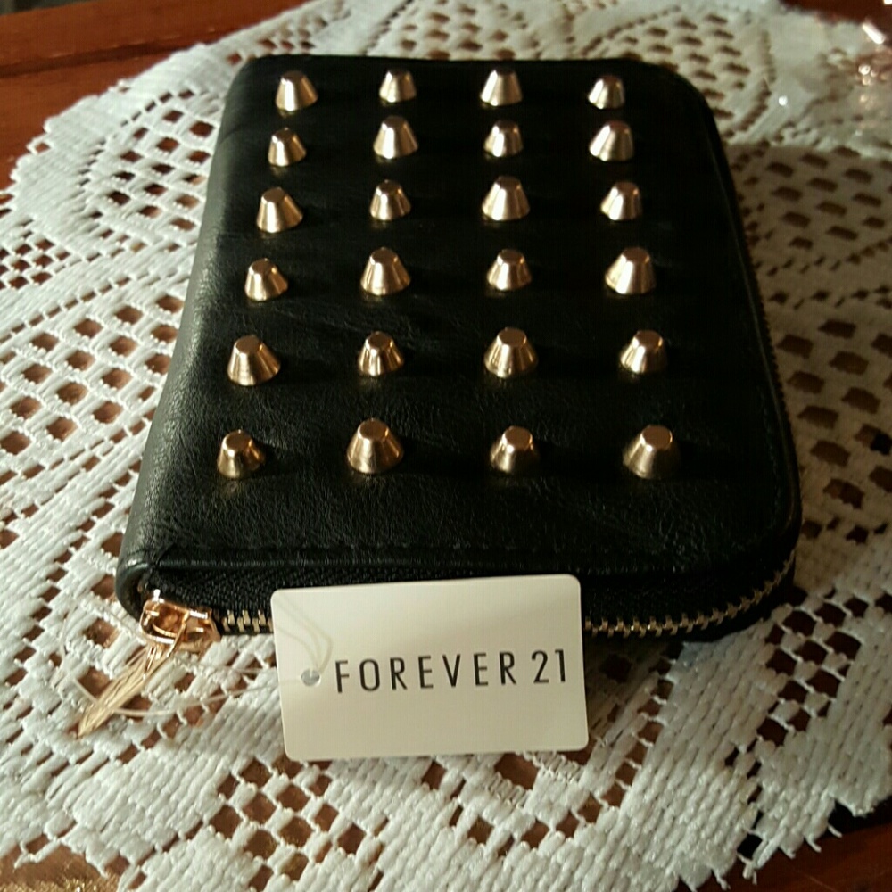 FOREVER 21 BLACK LEATHER - GOLD STUDDED WALLET