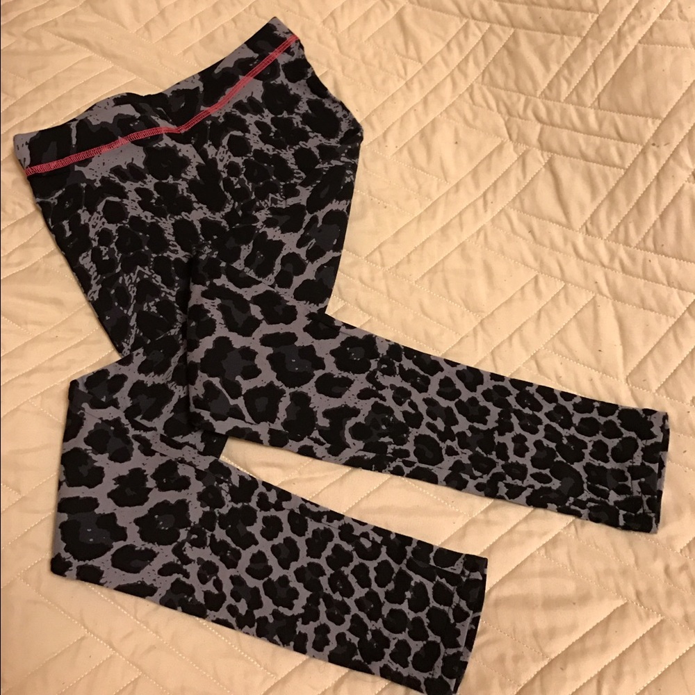 Betsey Johnson leopard leggings