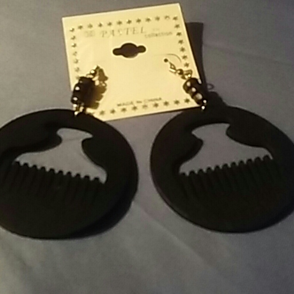 Circle Afro pick earrings