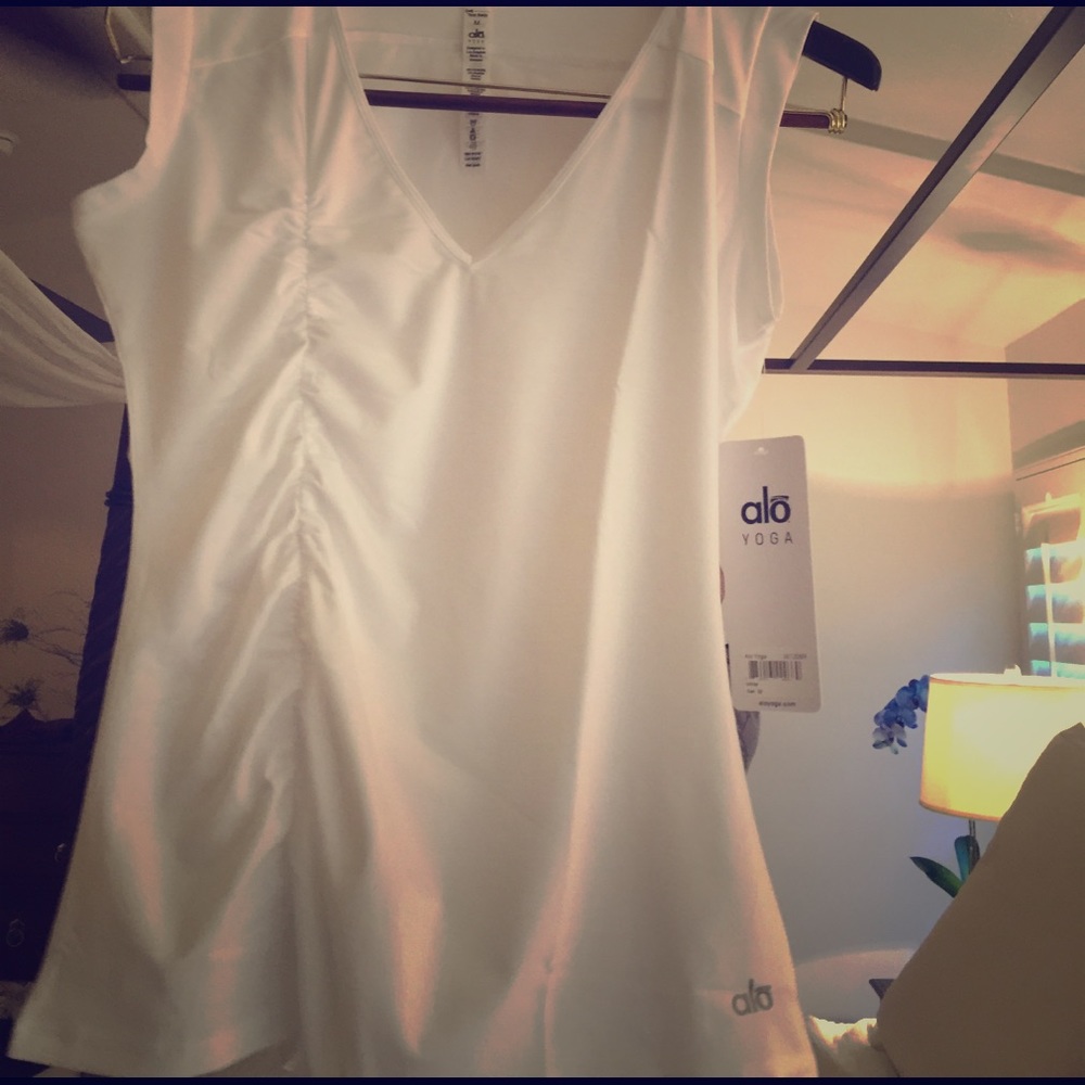 ALO sleeveless yoga/workout top brand new!