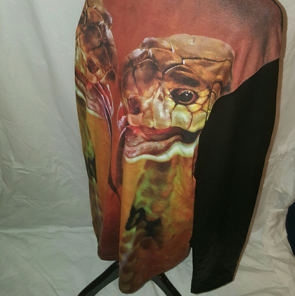 Top - Picture 2 of 4