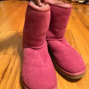 Pink uggs