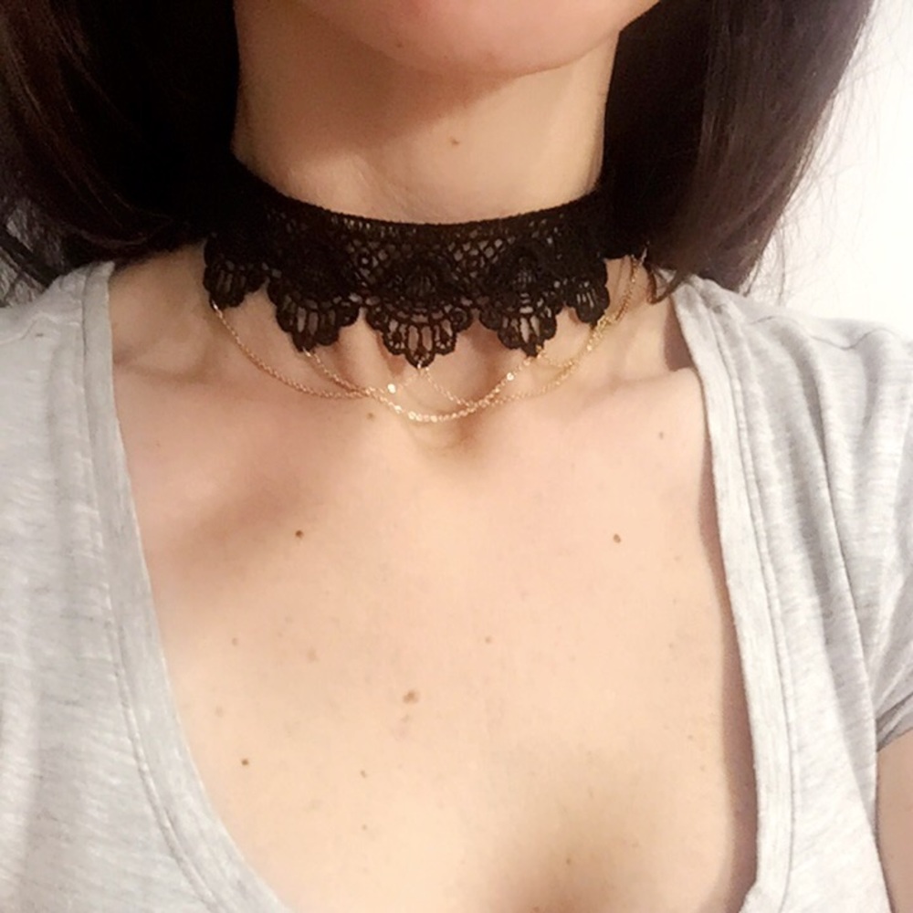 Black crochet choker 👱🏼‍♀️👗❤️