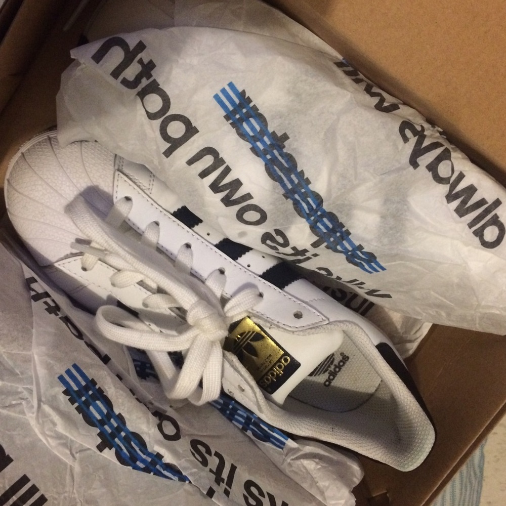 Adidas superstars