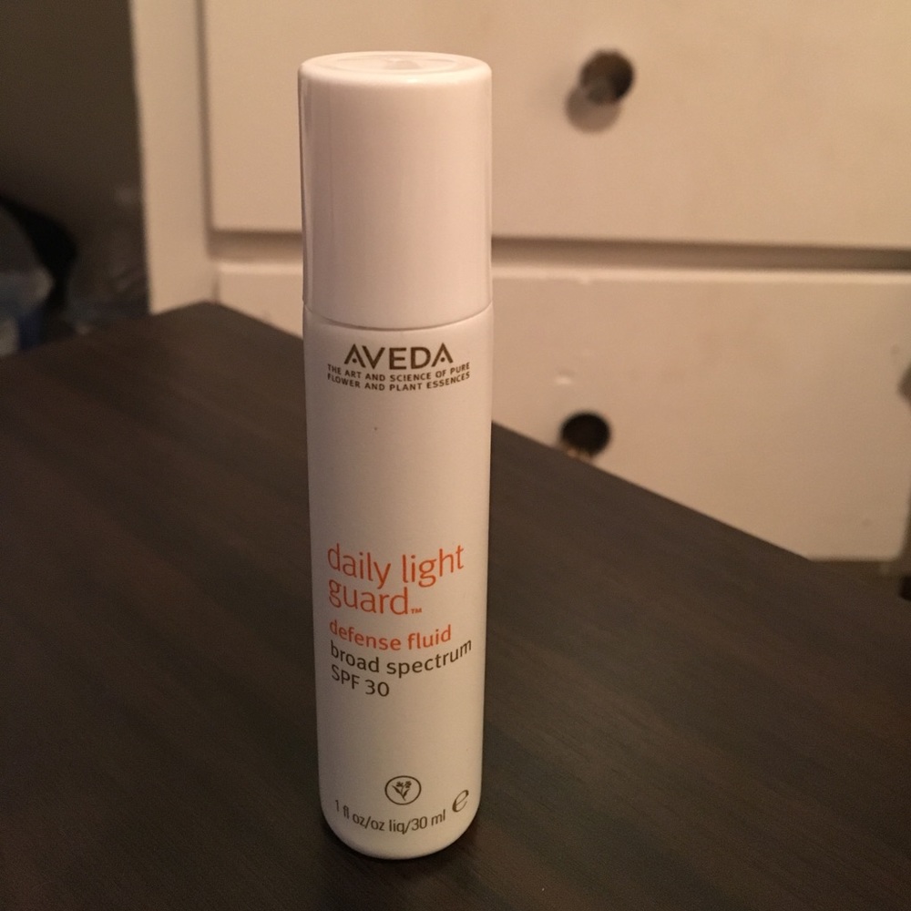 Aveda daily light guard defense fluid spf 30