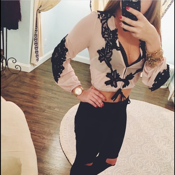 light pink blouse with black stitching - Picture 1 of 3