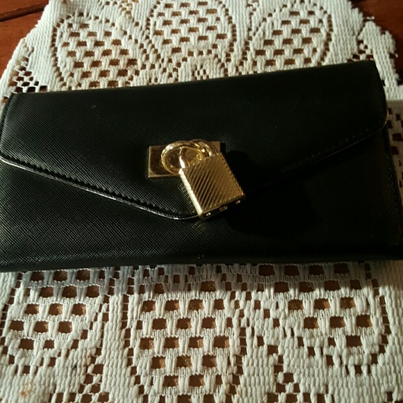 STEVE MADDEN'S  BLACK TEXTURED LADY'S WALLET - Picture 1 of 7