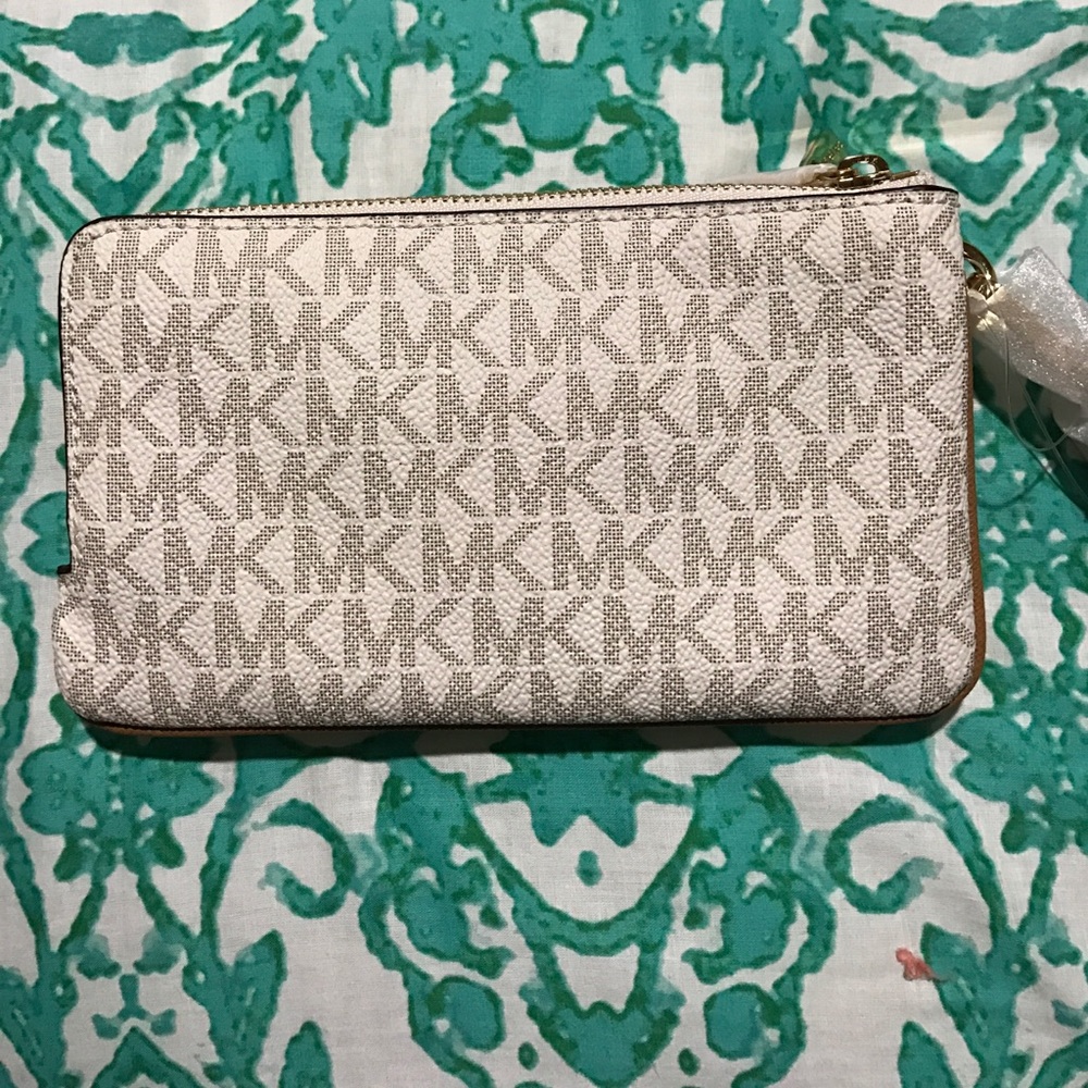 Michael kors Bedford wristlet