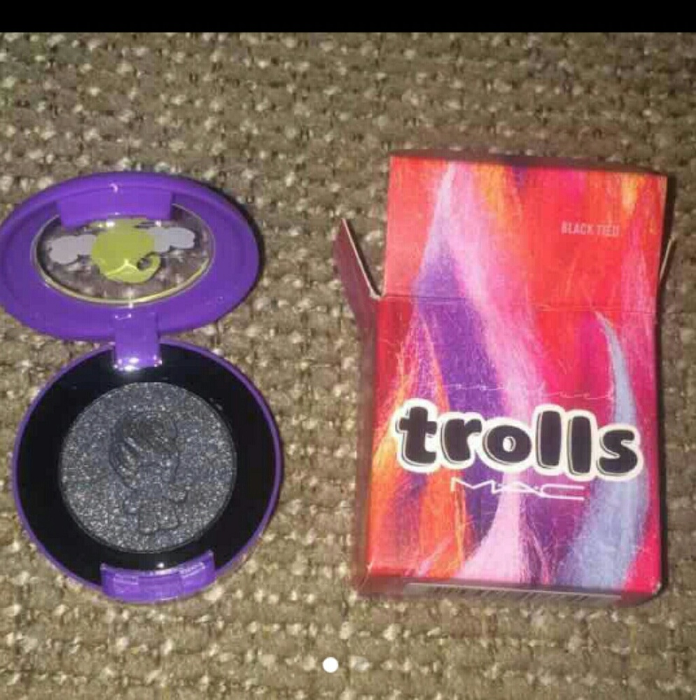 Trolls eyeshadow
