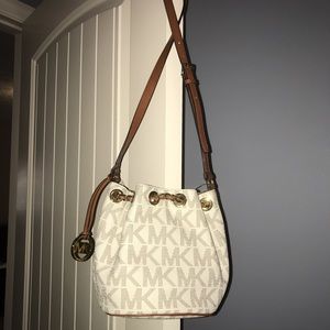White Michael Kors Frankie crossbody
