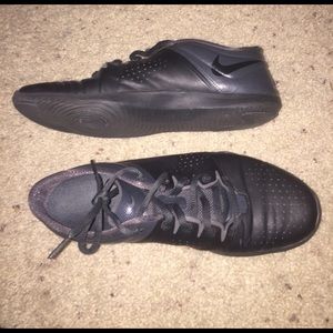 Black nikes