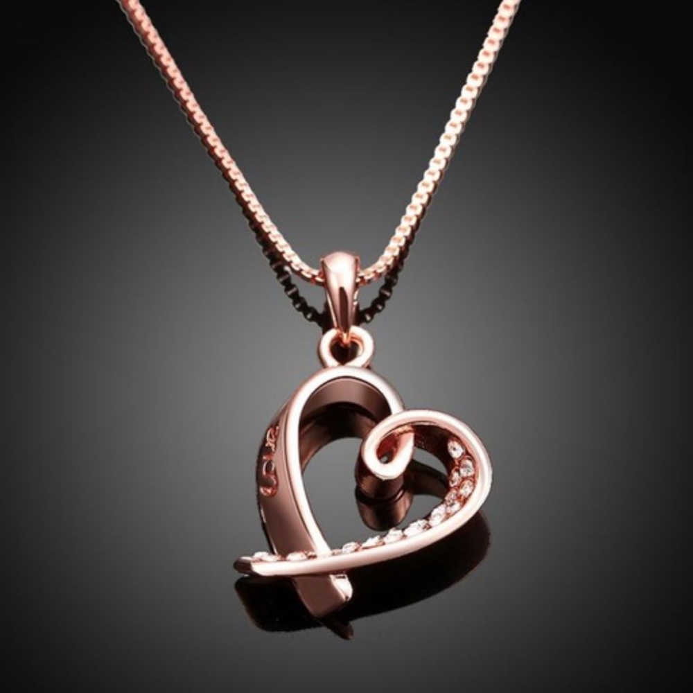 Rose Gold/Crystal Heart ❤️ Pendant Necklace.