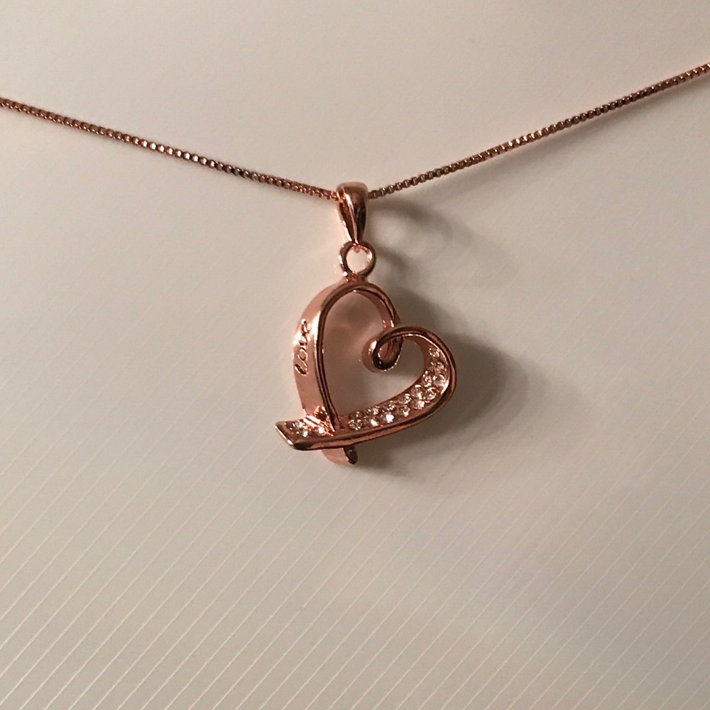 Rose Gold/Crystal Heart ❤️ Pendant Necklace. - Picture 3 of 5