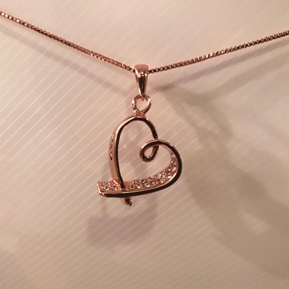 Rose Gold/Crystal Heart ❤️ Pendant Necklace. - Picture 4 of 5