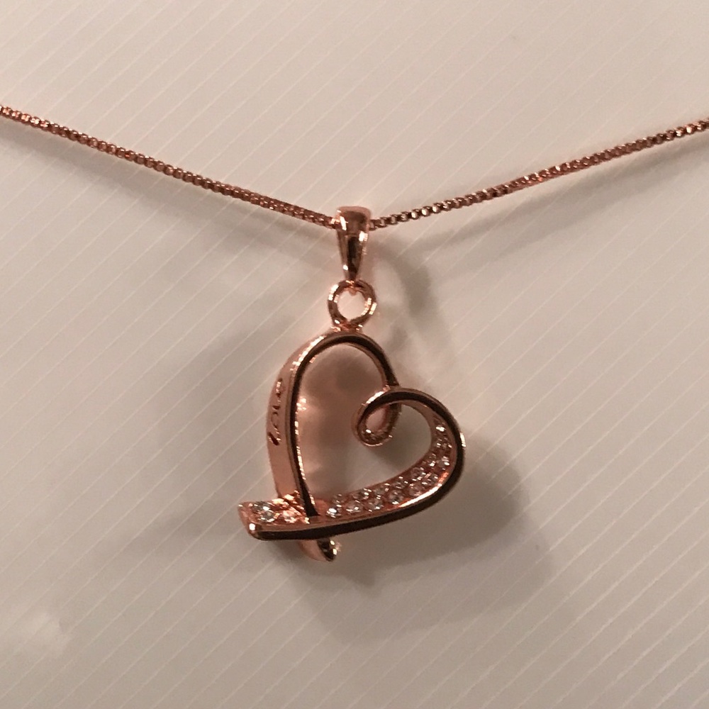 Rose Gold/Crystal Heart ❤️ Pendant Necklace. - Picture 5 of 5