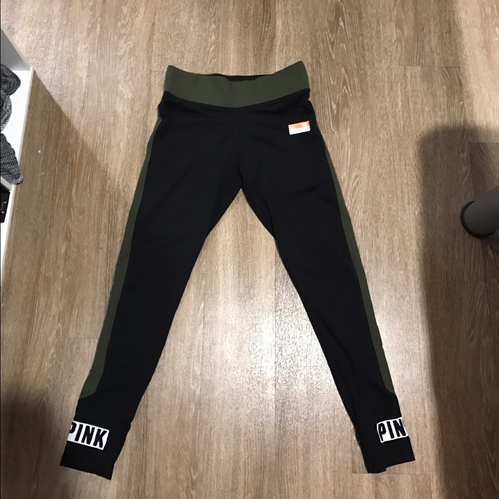 PINK VS Ultimate Yoga Leggins