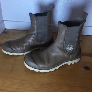 Palladium Pampa chelsea leather boots
