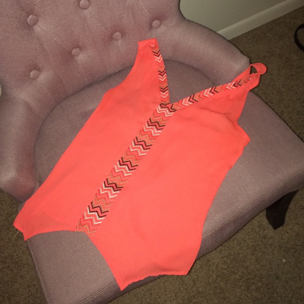 Peak-a-boo back shirt